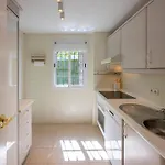 The Scandi-aries Luxury In Nueva Andalucia Διαμέρισμα