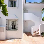 The Scandi-aries Luxury In Nueva Andalucia Διαμέρισμα