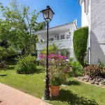 The Scandi-aries Luxury In Nueva Andalucia Διαμέρισμα